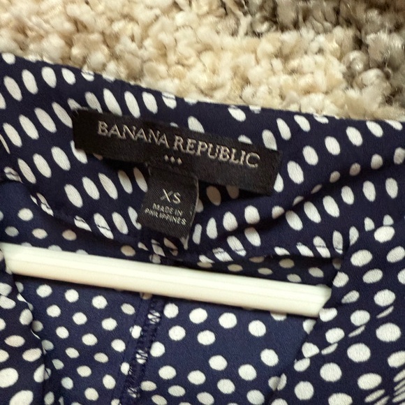 Banana Republic Navy and White‎ Polka Dot Blouse - Picture 2 of 3